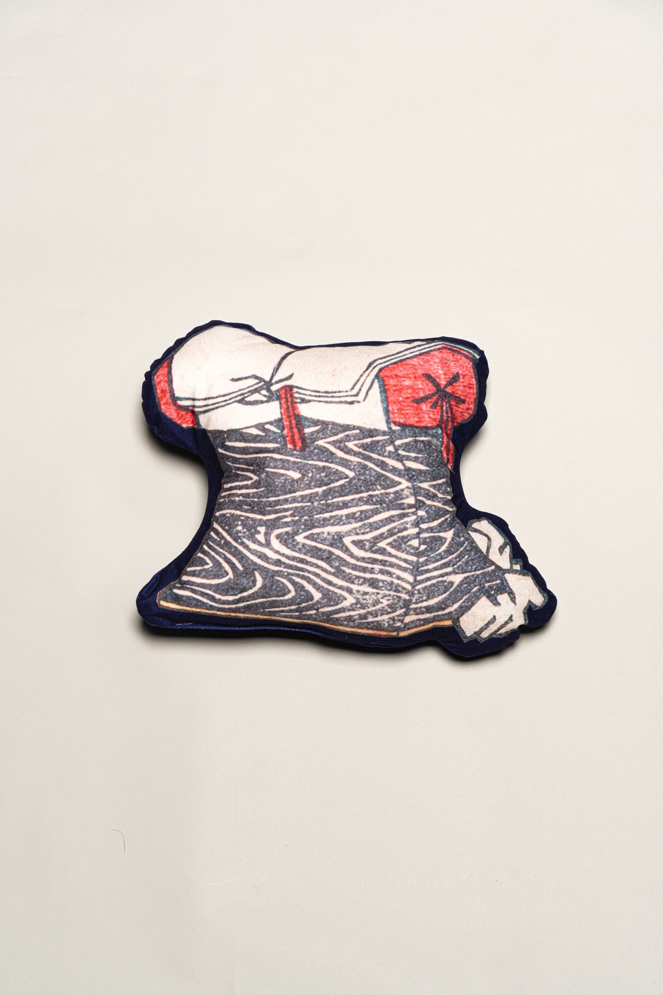 EISEN CUSHION